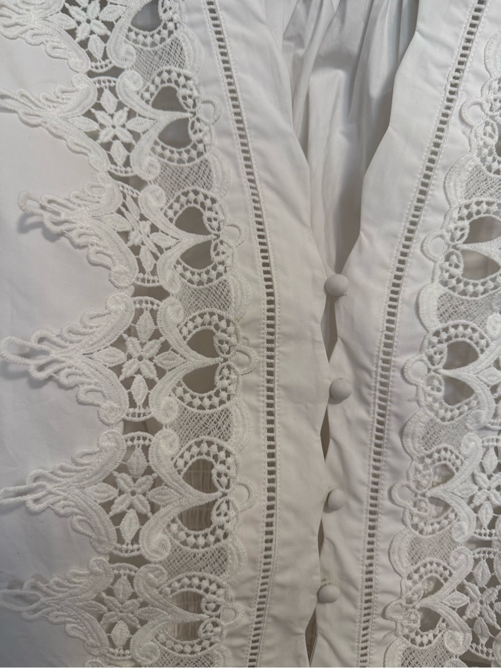 Kourt White Lace-Trim Puff Sleeve Blouse - Picture 4 of 6